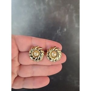Vintage Faux Pearl Floral Gold Tone Stud Earrings
